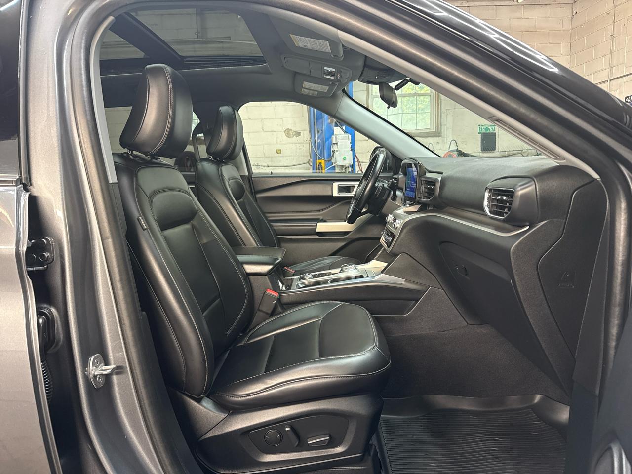 Ford Explorer 4dr XLT 4WD 2021