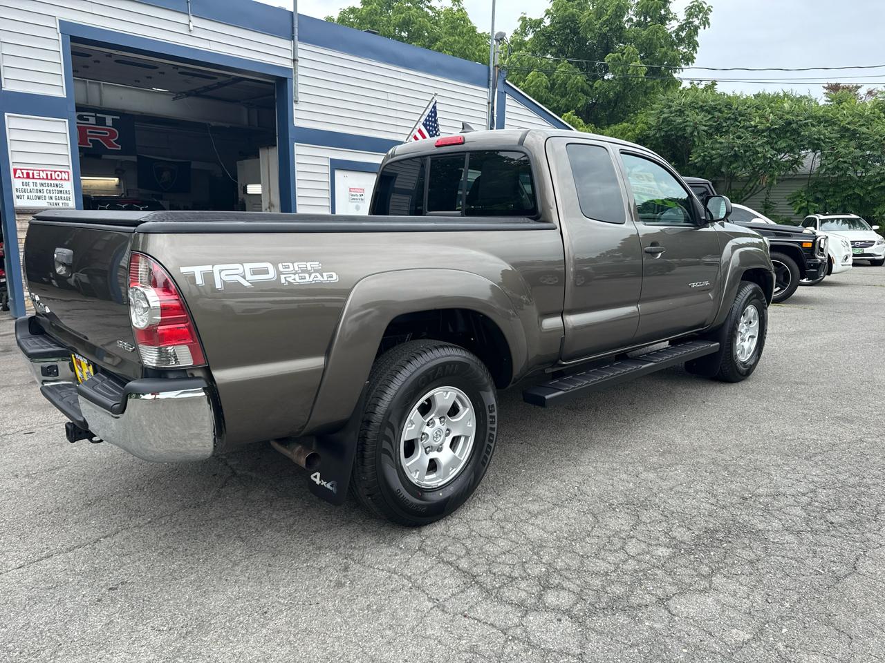Toyota Tacoma 4WD Access Cab I4 AT (Natl) 2015
