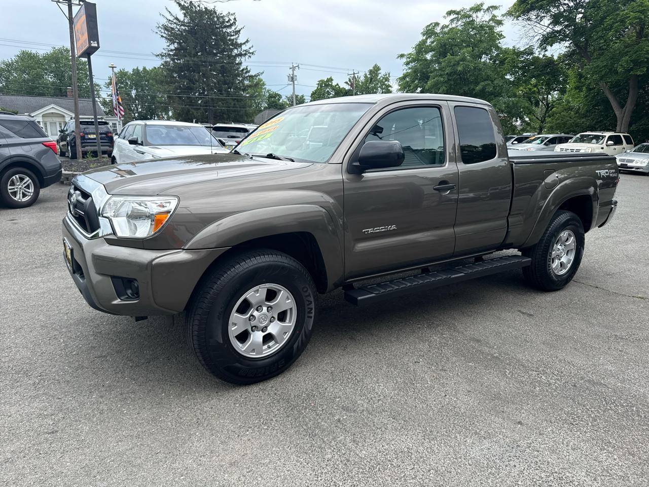Toyota Tacoma 4WD Access Cab I4 AT (Natl) 2015