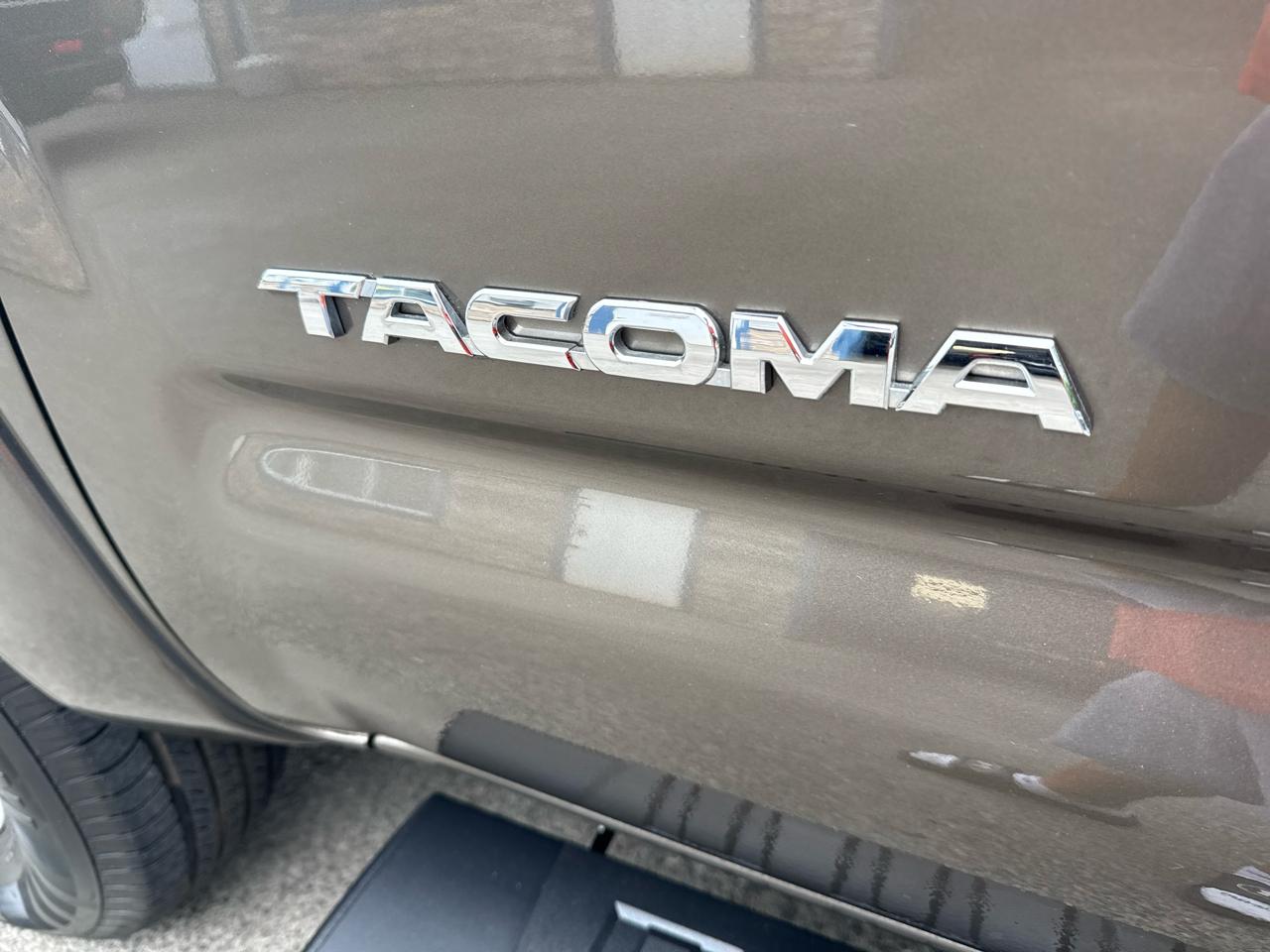 Toyota Tacoma 4WD Access Cab I4 AT (Natl) 2015