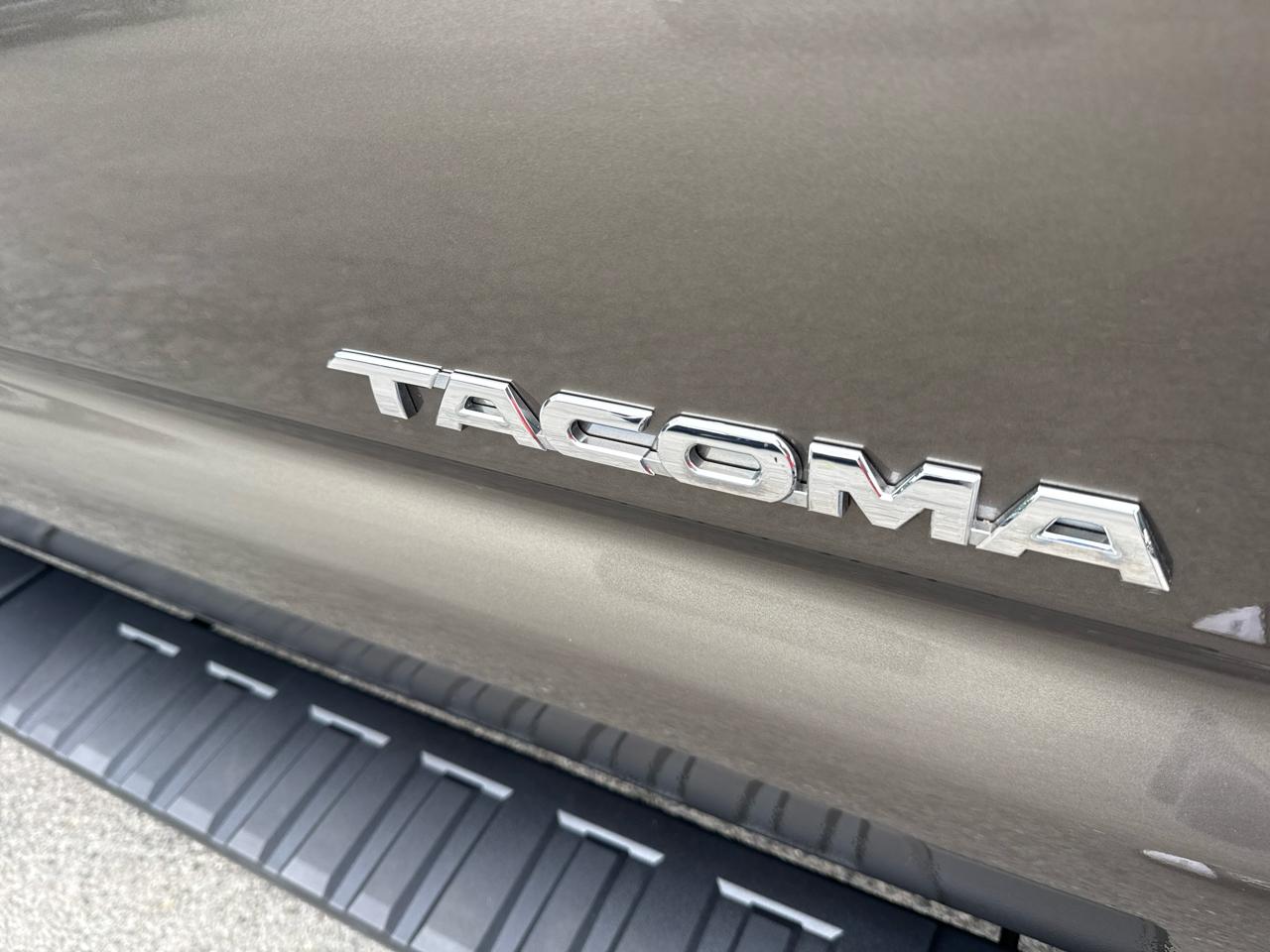 Toyota Tacoma 4WD Access Cab I4 AT (Natl) 2015