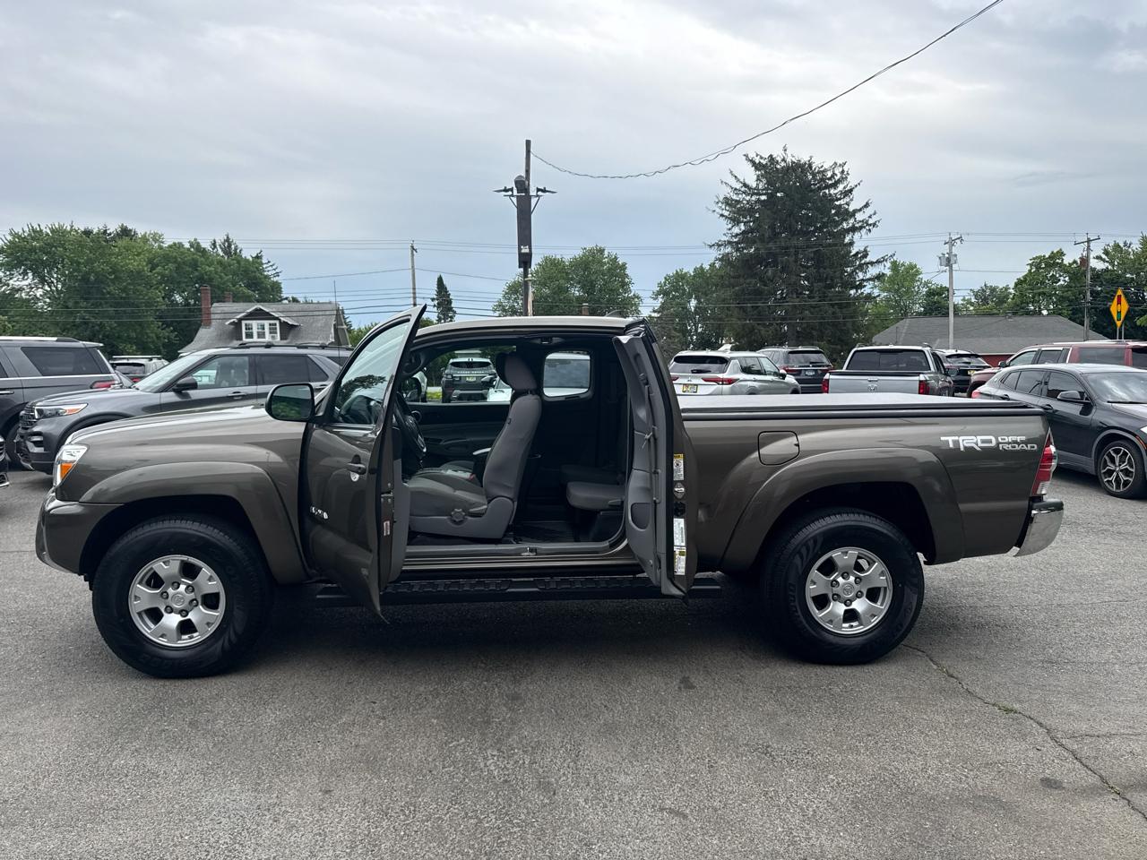 Toyota Tacoma 4WD Access Cab I4 AT (Natl) 2015