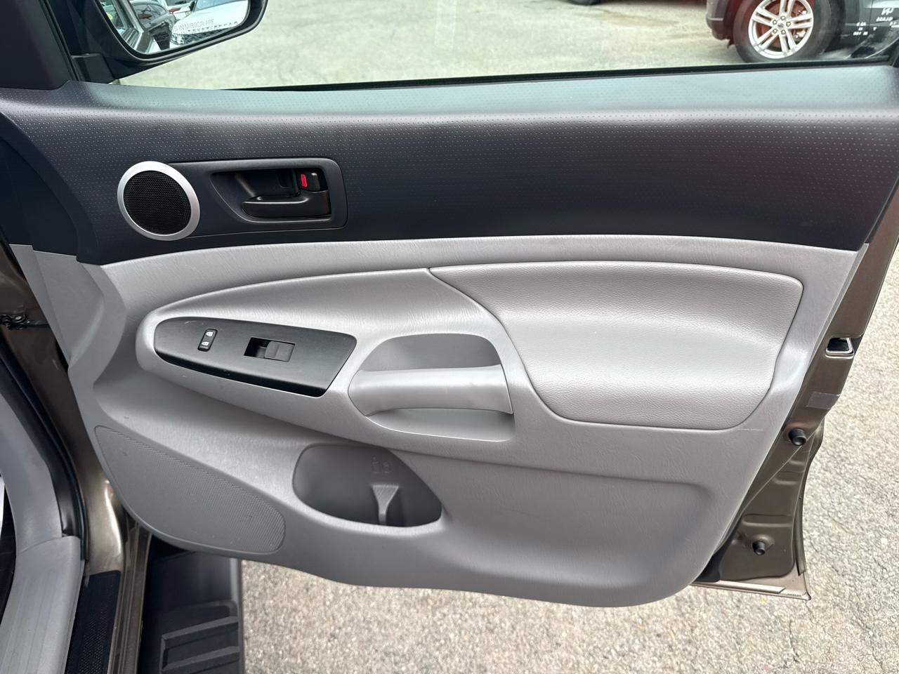 Toyota Tacoma 4WD Access Cab I4 AT (Natl) 2015