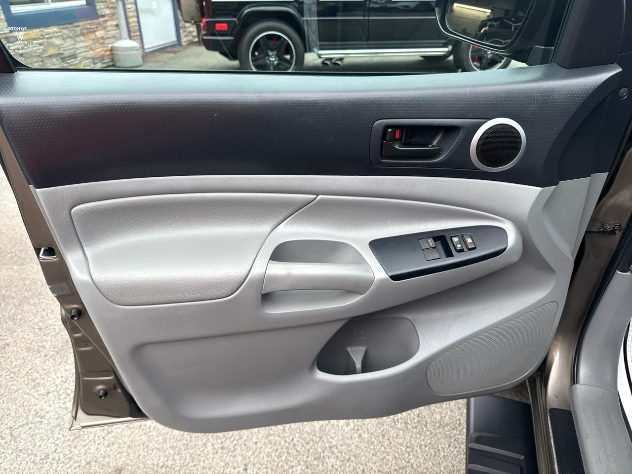 Toyota Tacoma 4WD Access Cab I4 AT (Natl) 2015