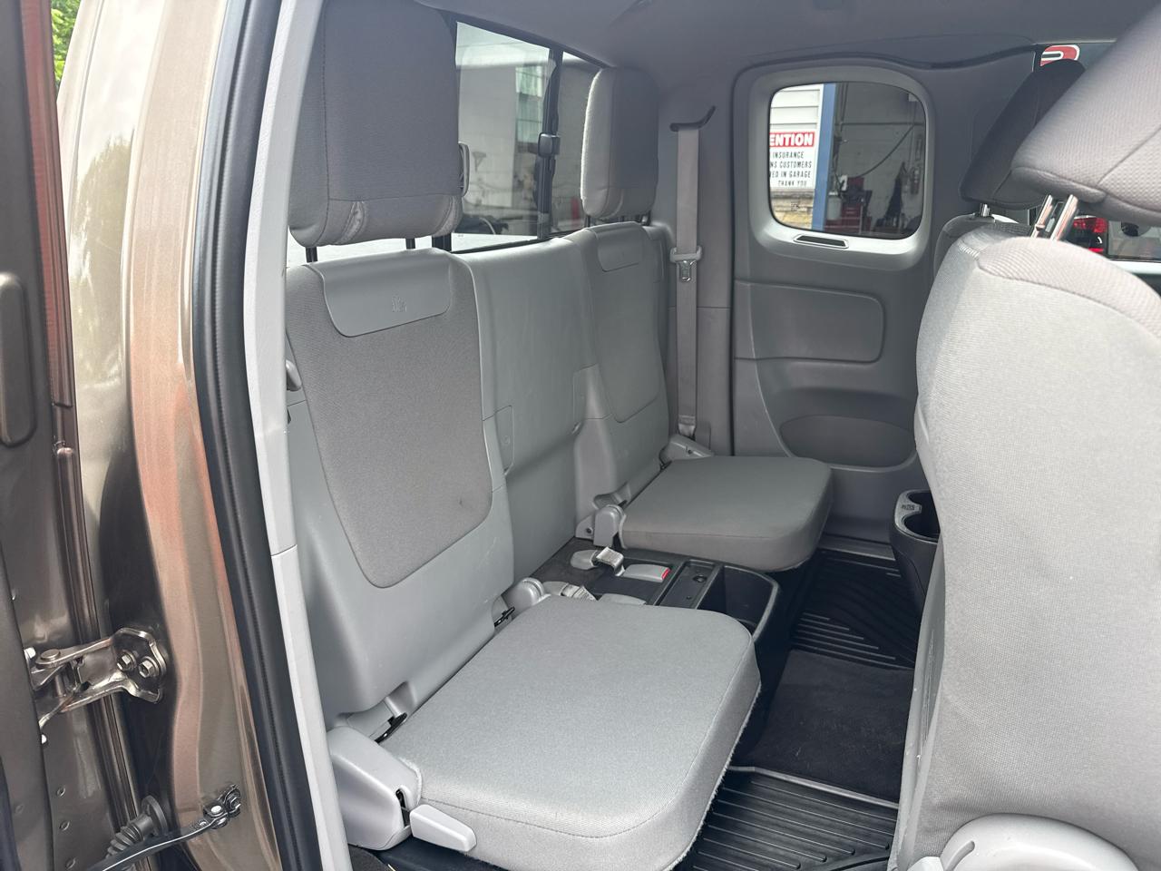 Toyota Tacoma 4WD Access Cab I4 AT (Natl) 2015