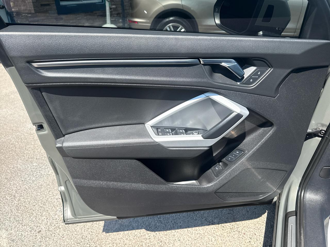 Audi Q3 S line Premium 45 TFSI quattro 2022