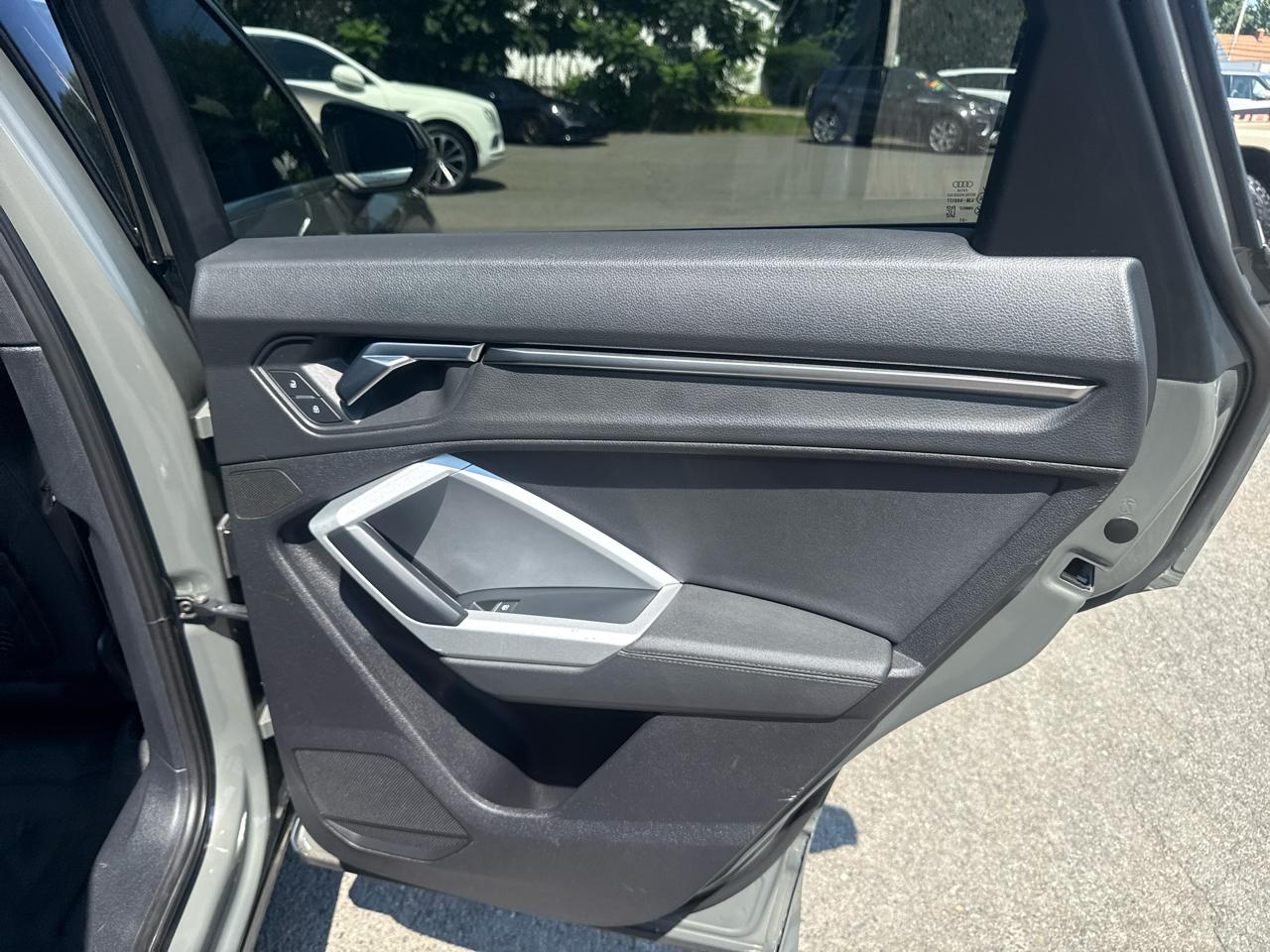 Audi Q3 S line Premium 45 TFSI quattro 2022