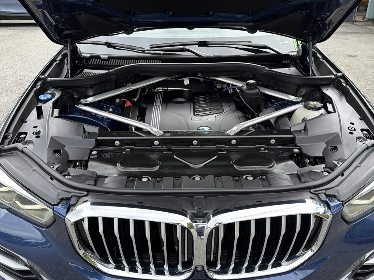 BMW X5 xDrive40i Sports Activity Vehicle 2021