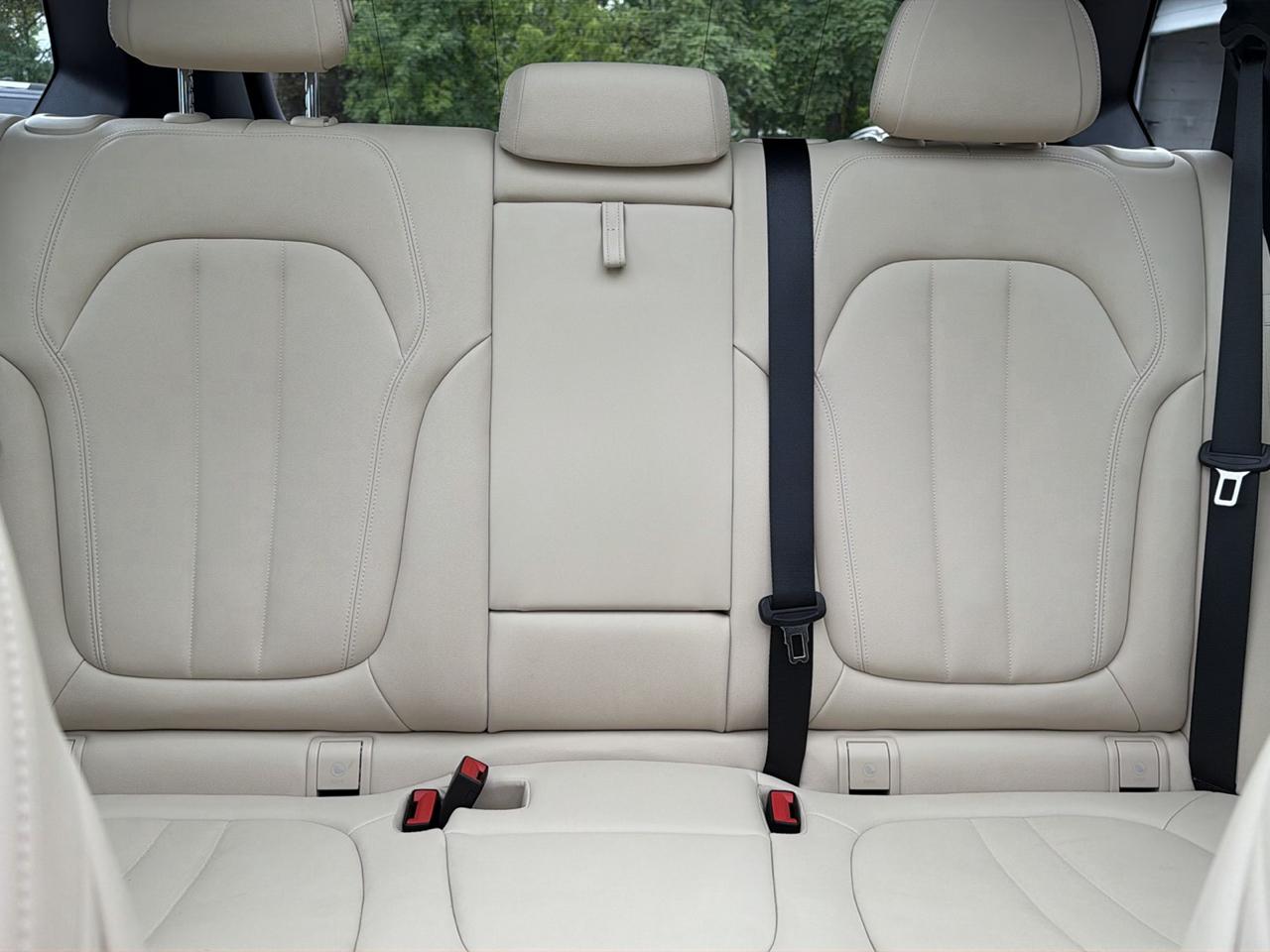 BMW X5 xDrive40i Sports Activity Vehicle 2021