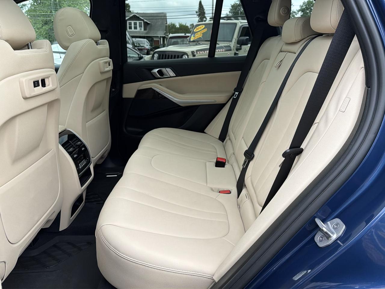 BMW X5 xDrive40i Sports Activity Vehicle 2021