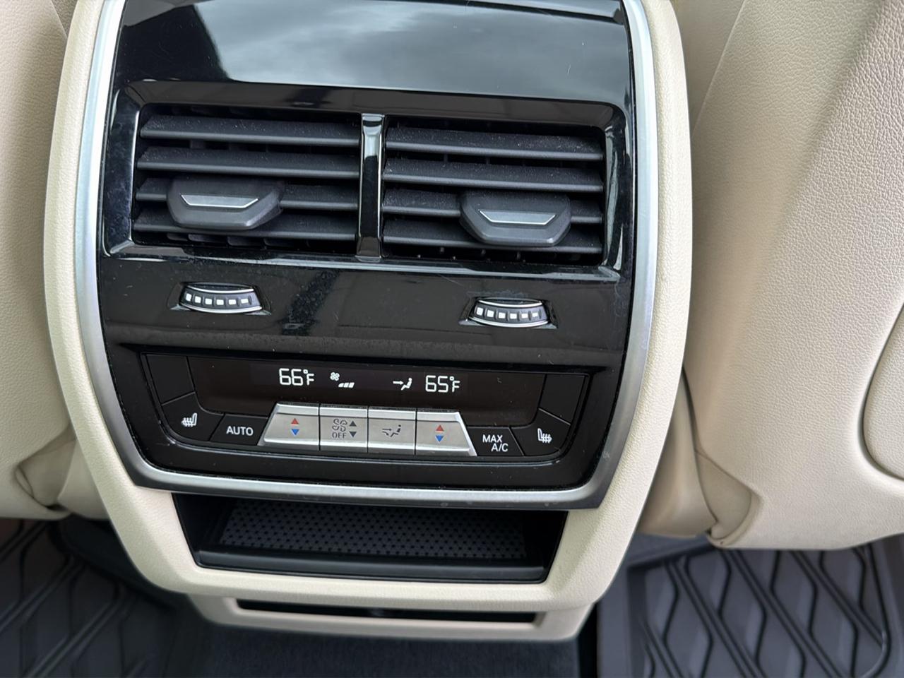 BMW X5 xDrive40i Sports Activity Vehicle 2021