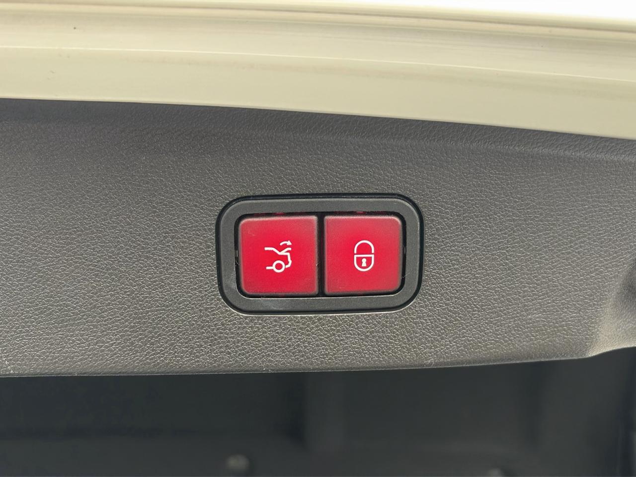 Mercedes-Benz E-Class 4dr Sdn E 400 4MATIC 2016