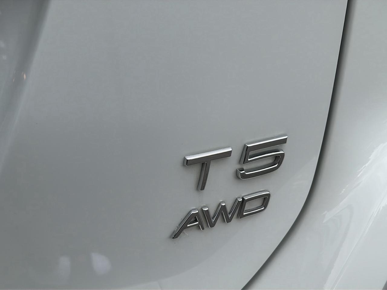 Volvo XC60 2015.5 AWD 4dr T5 2015