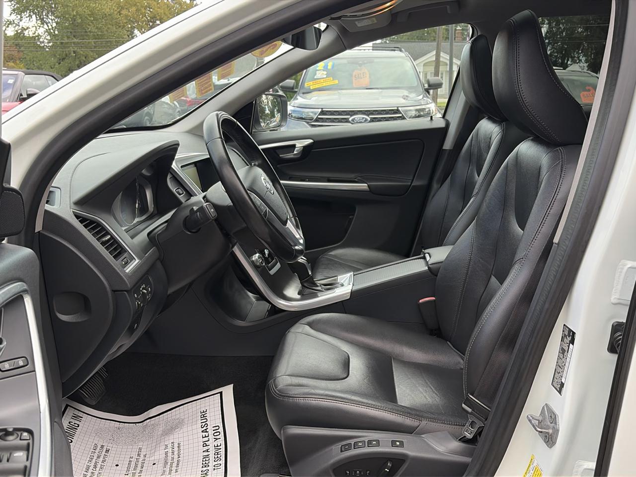 Volvo XC60 2015.5 AWD 4dr T5 2015