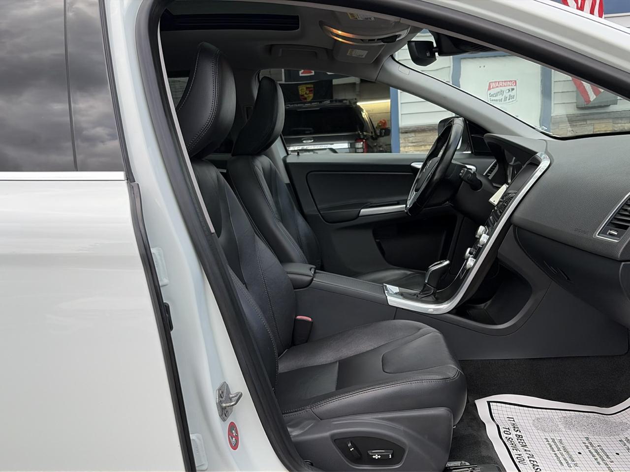 Volvo XC60 2015.5 AWD 4dr T5 2015