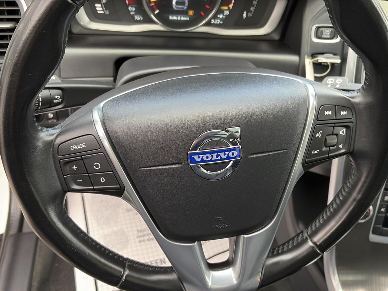 Volvo XC60 2015.5 AWD 4dr T5 2015