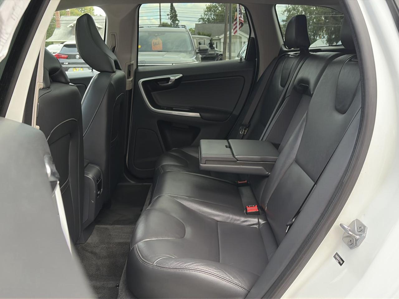 Volvo XC60 2015.5 AWD 4dr T5 2015