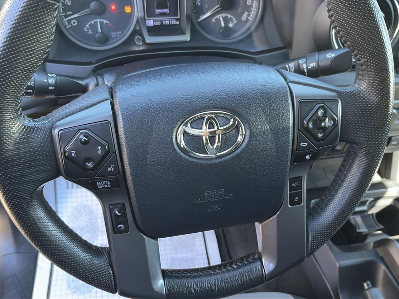 Toyota Tacoma 4WD TRD Sport Double Cab 6' Bed AT (Natl) 2020