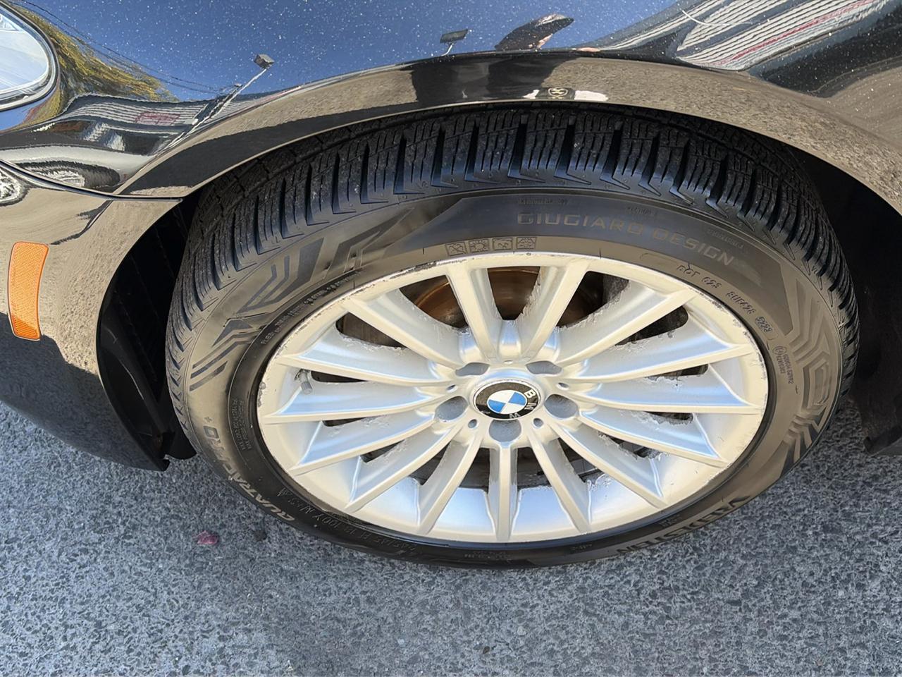 BMW 5 Series 4dr Sdn 535i xDrive AWD 2012