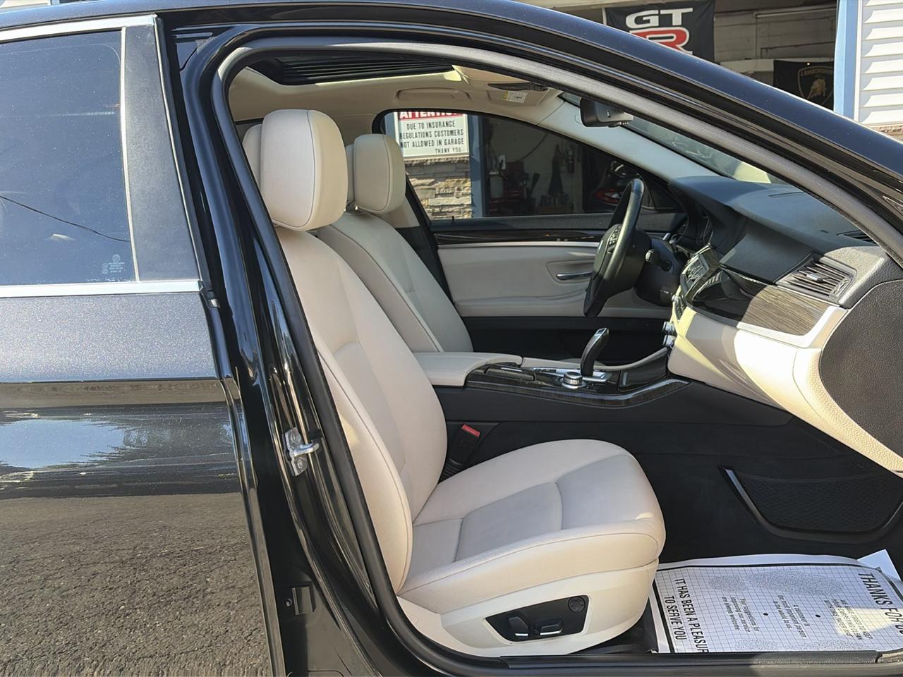 BMW 5 Series 4dr Sdn 535i xDrive AWD 2012