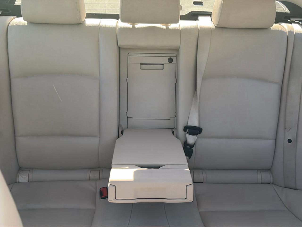 BMW 5 Series 4dr Sdn 535i xDrive AWD 2012