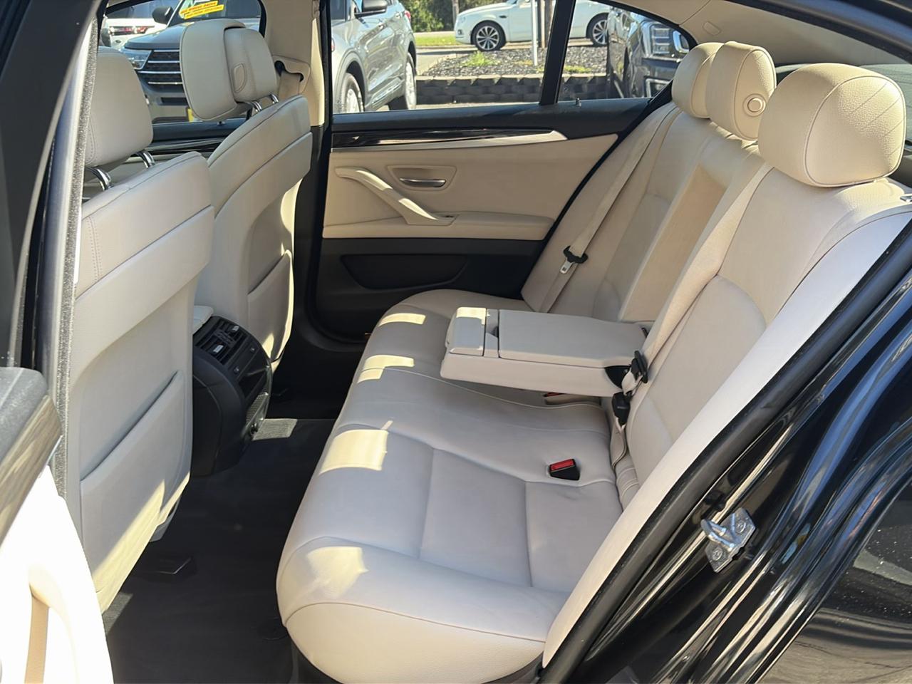 BMW 5 Series 4dr Sdn 535i xDrive AWD 2012