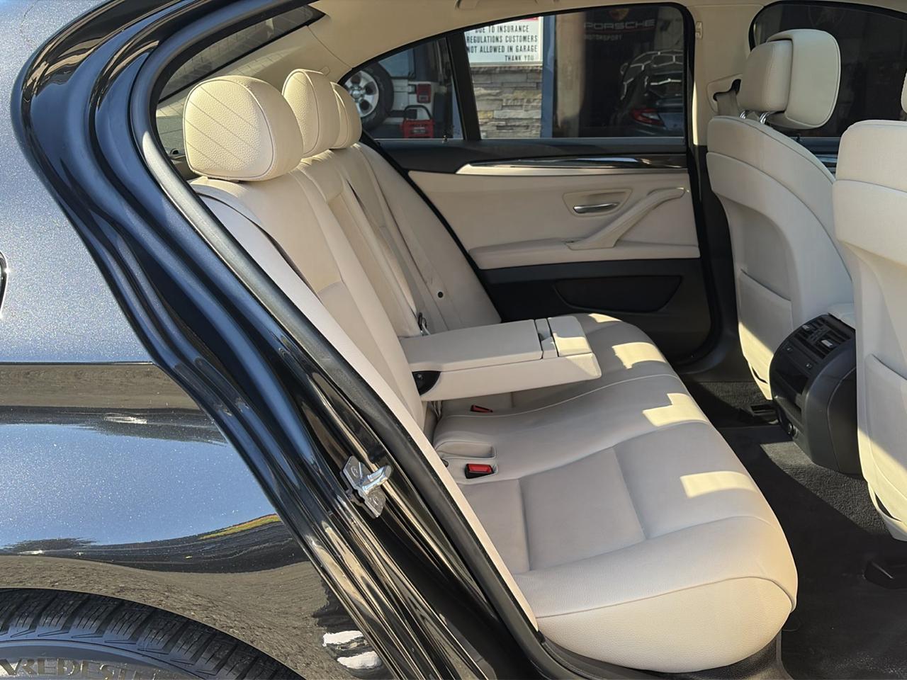 BMW 5 Series 4dr Sdn 535i xDrive AWD 2012