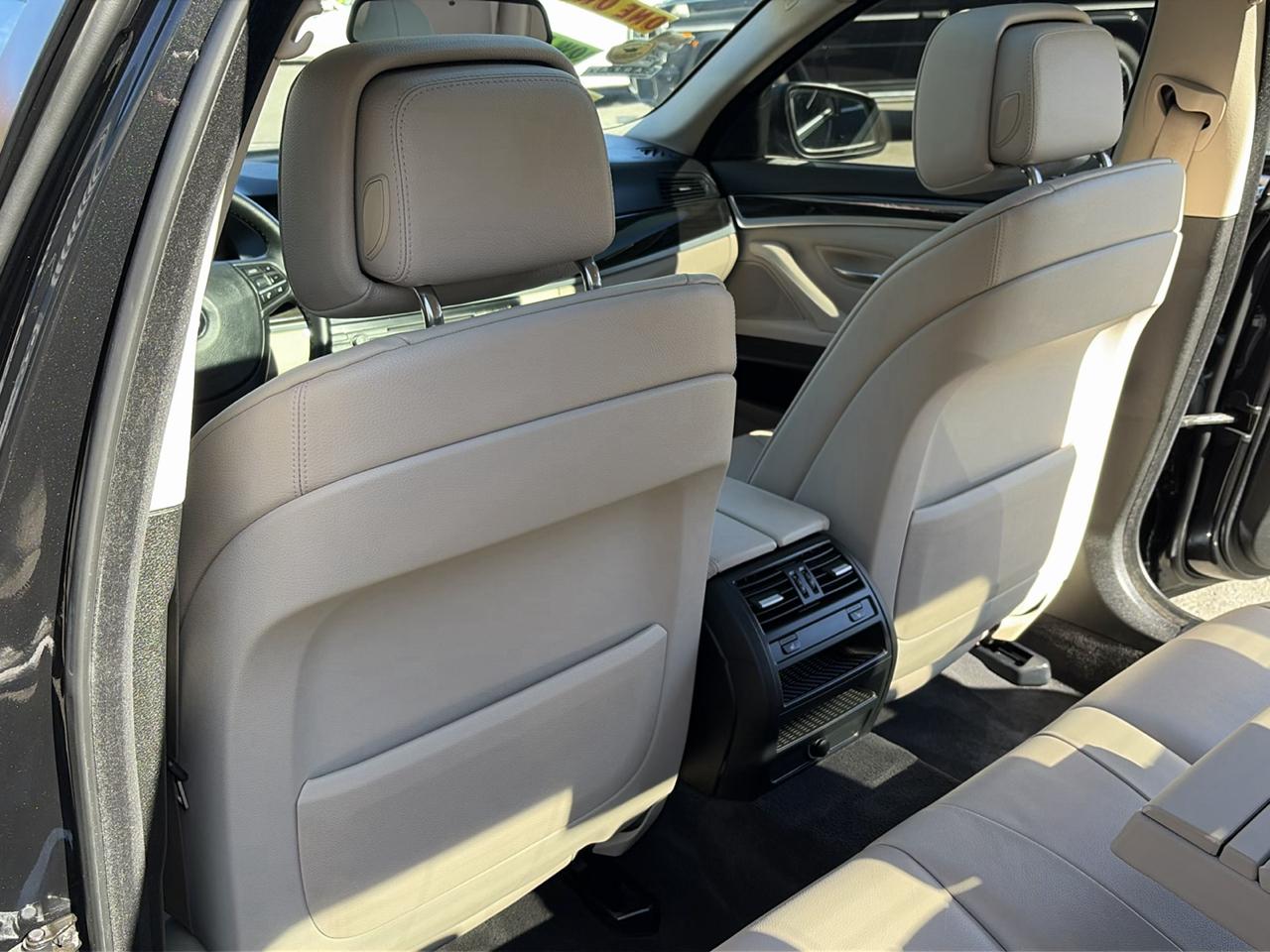 BMW 5 Series 4dr Sdn 535i xDrive AWD 2012
