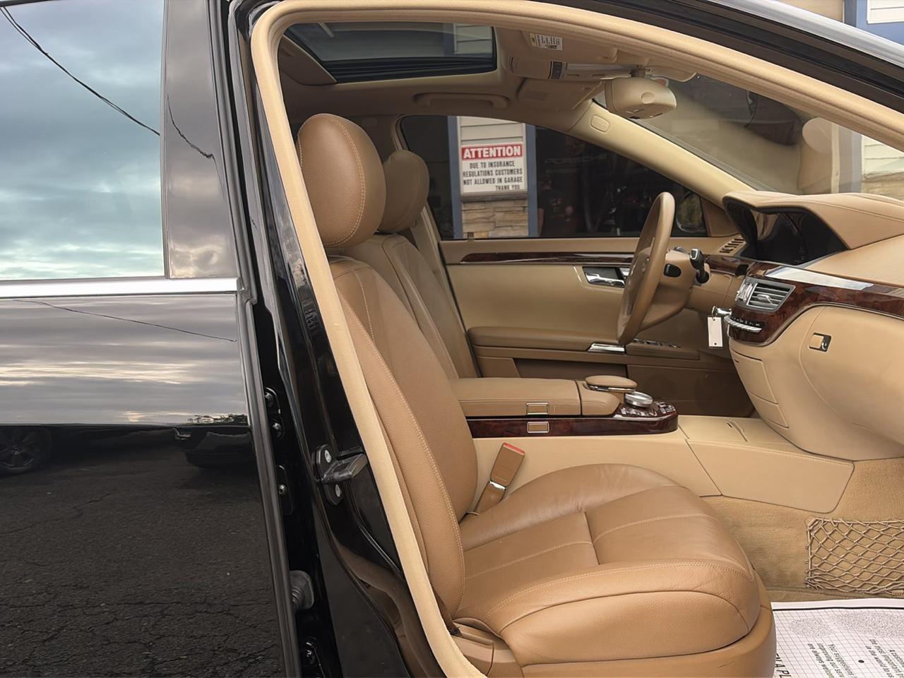 Mercedes-Benz S-Class 4dr Sdn 5.5L V8 RWD 2007