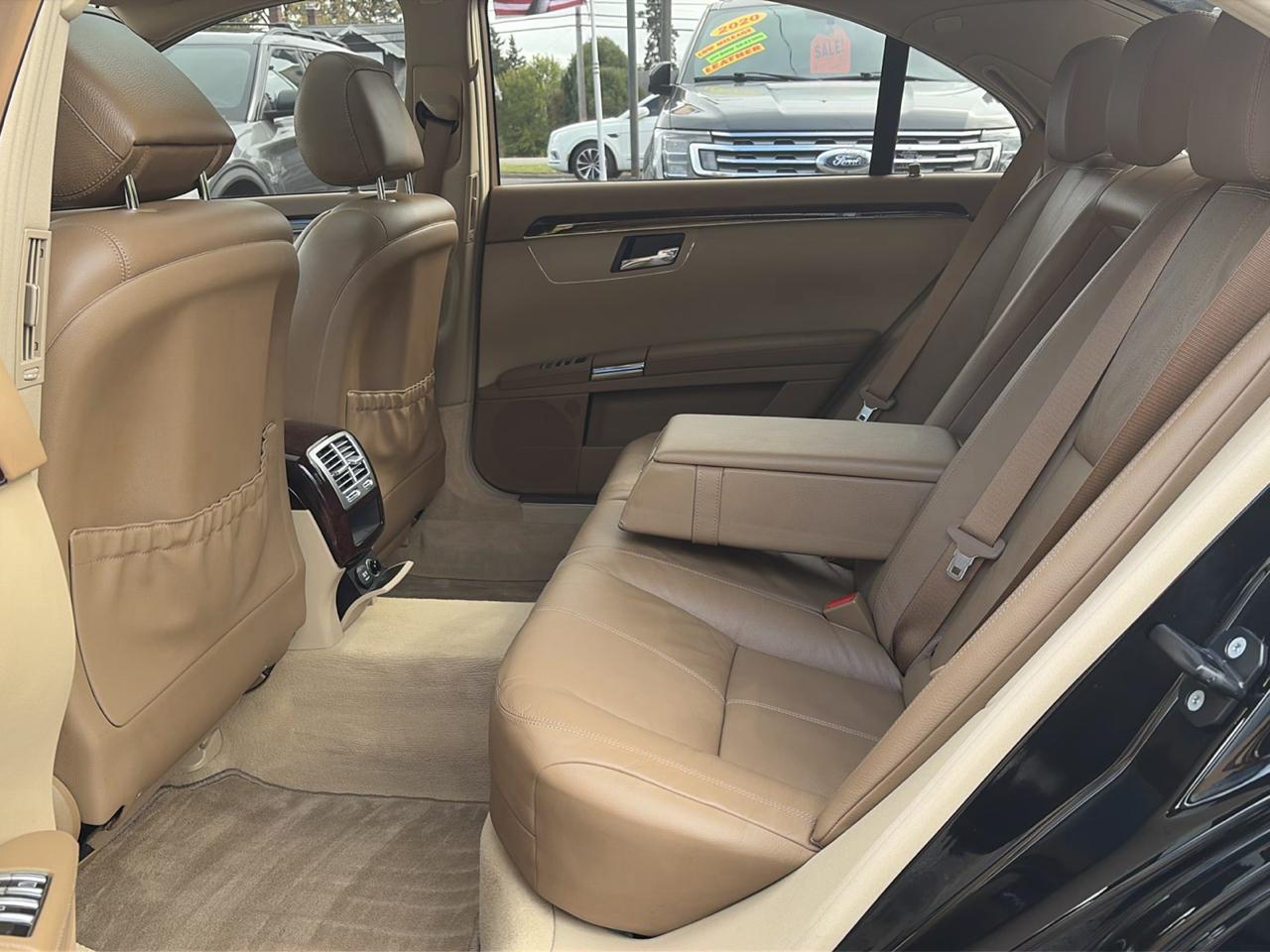 Mercedes-Benz S-Class 4dr Sdn 5.5L V8 RWD 2007