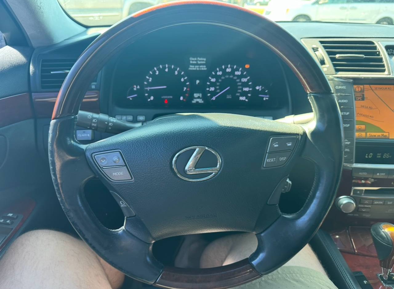 Lexus LS 460 L Luxury Sedan AWD 2011 Lexus LS 460 L Luxury Sedan AWD 2011
