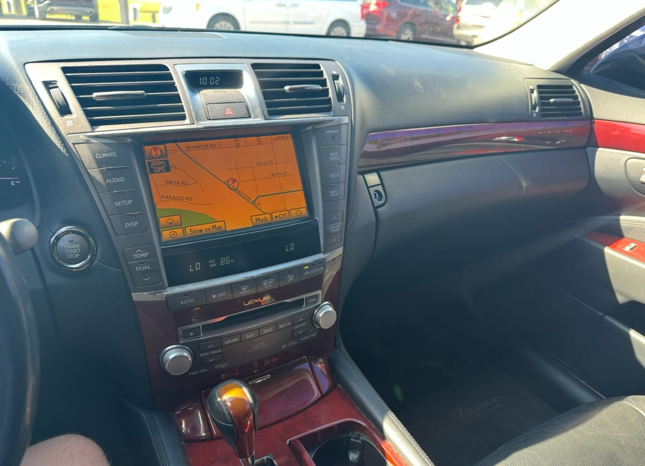 Lexus LS 460 L Luxury Sedan AWD 2011 Lexus LS 460 L Luxury Sedan AWD 2011