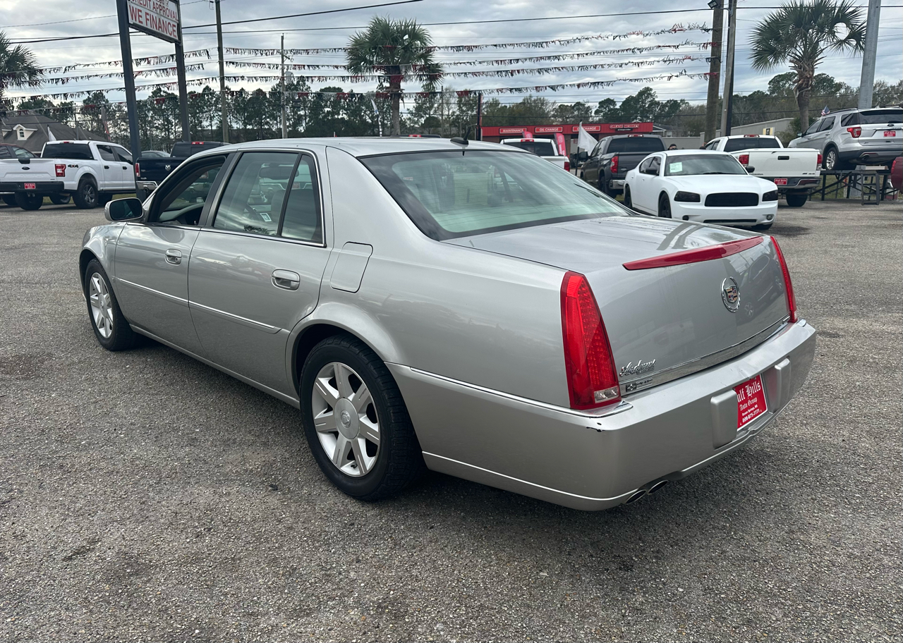 Cadillac DTS Sedan 2006