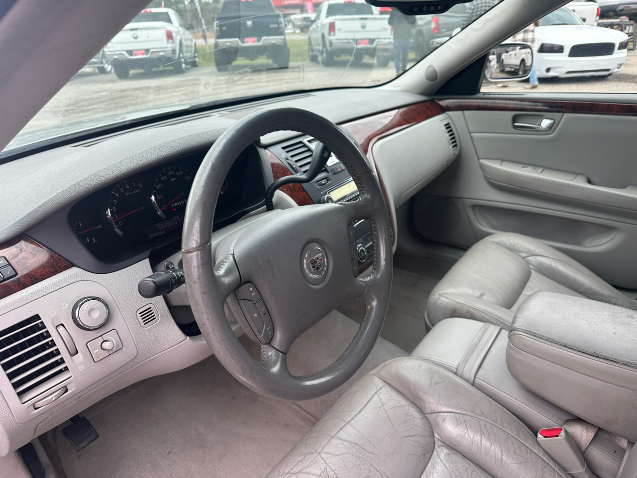 Cadillac DTS Sedan 2006