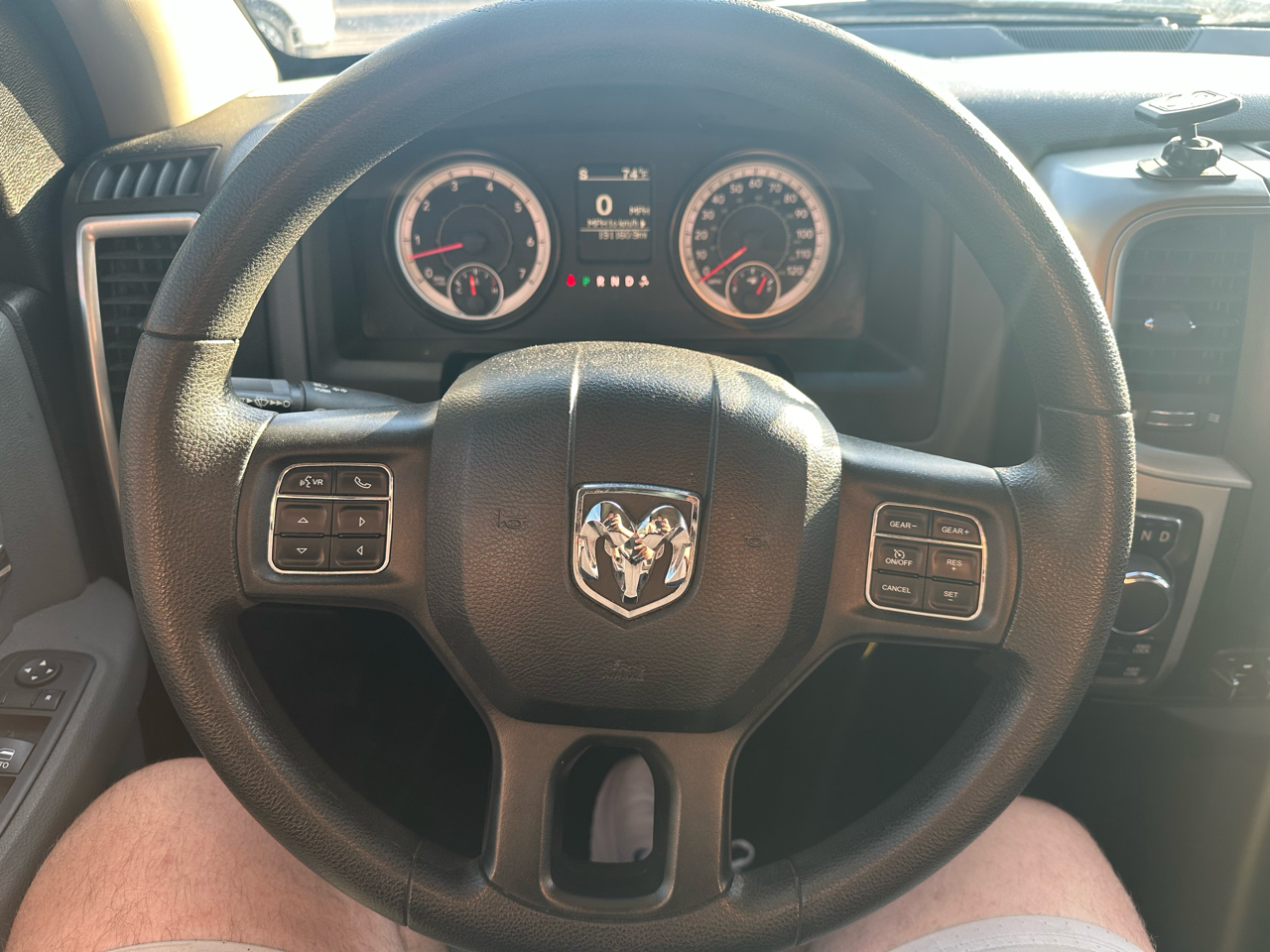 RAM 1500 SLT Crew Cab SWB 4WD 2017