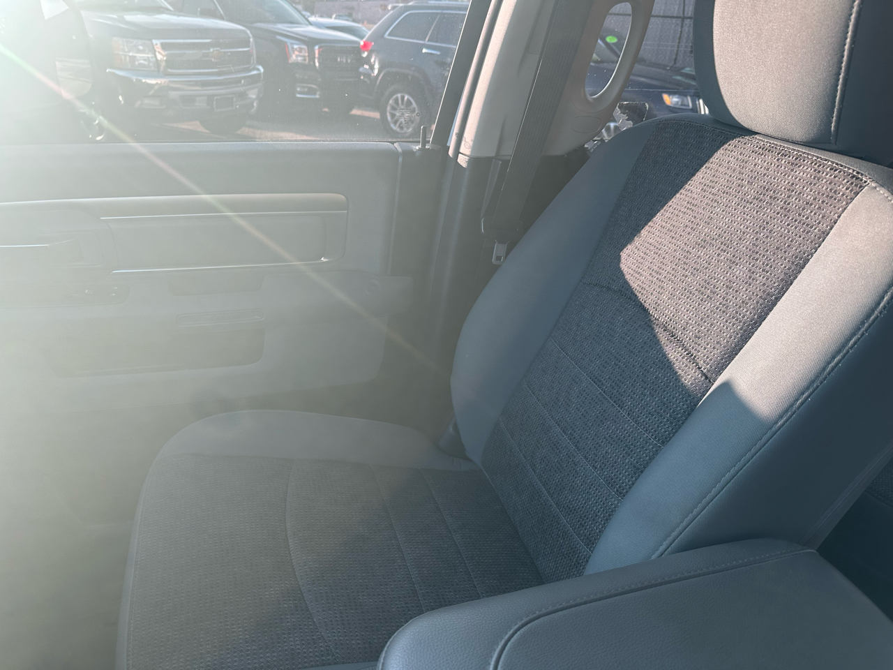 RAM 1500 SLT Crew Cab SWB 4WD 2017