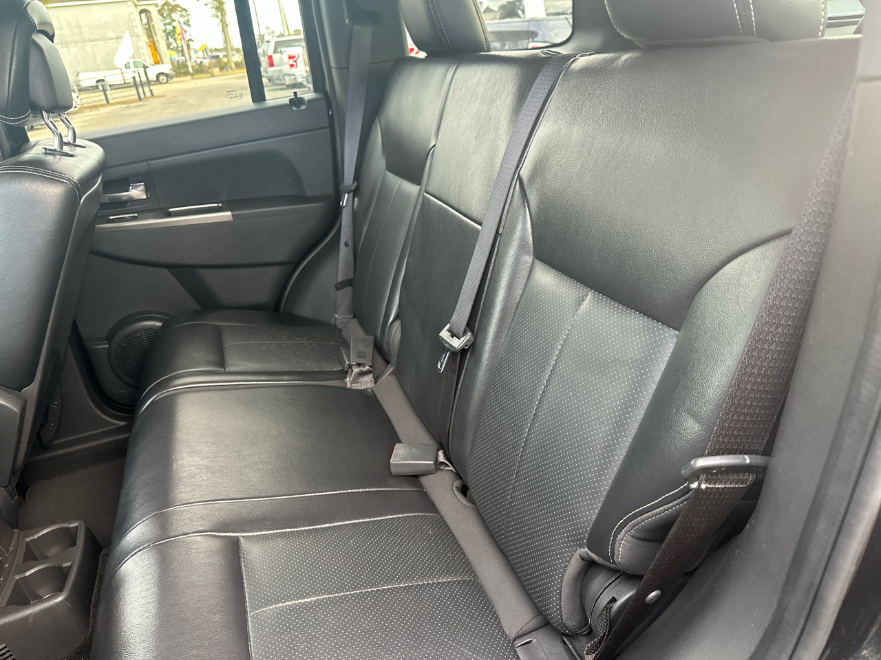 Jeep Liberty Limited 4WD 2012