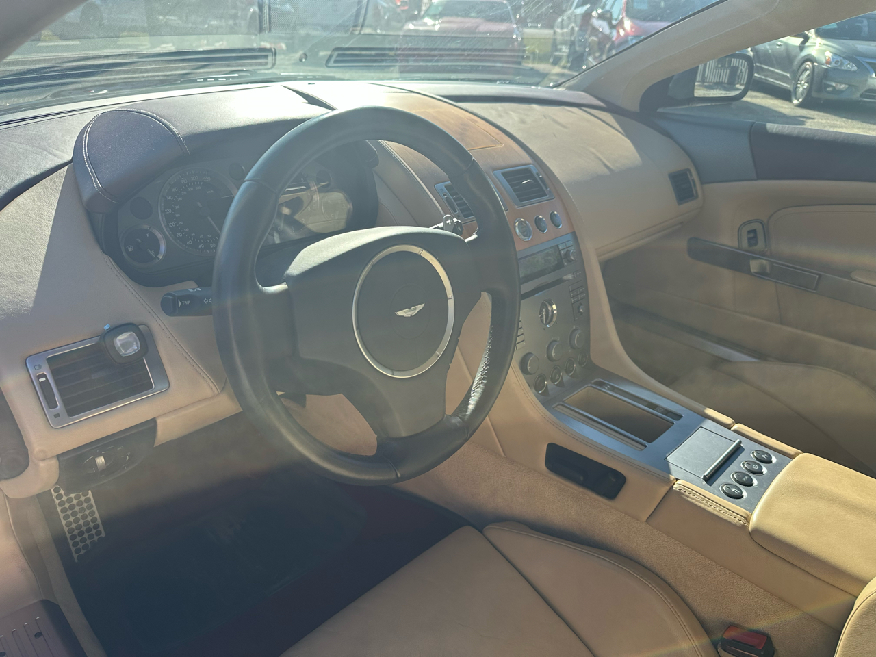 Aston Martin DB9 Coupe 2005