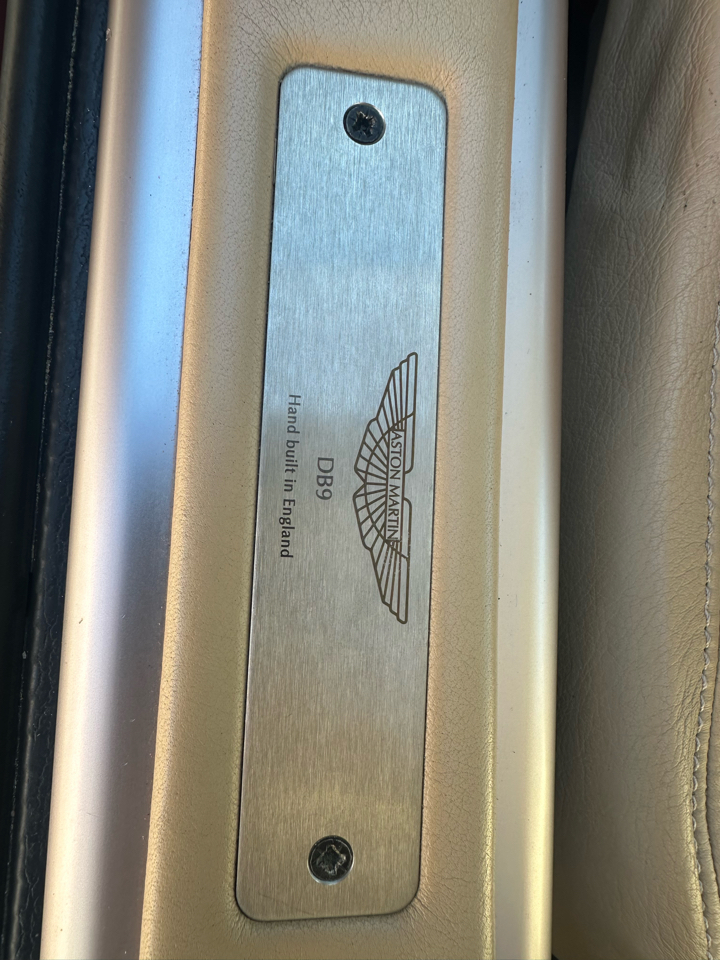 Aston Martin DB9 Coupe 2005