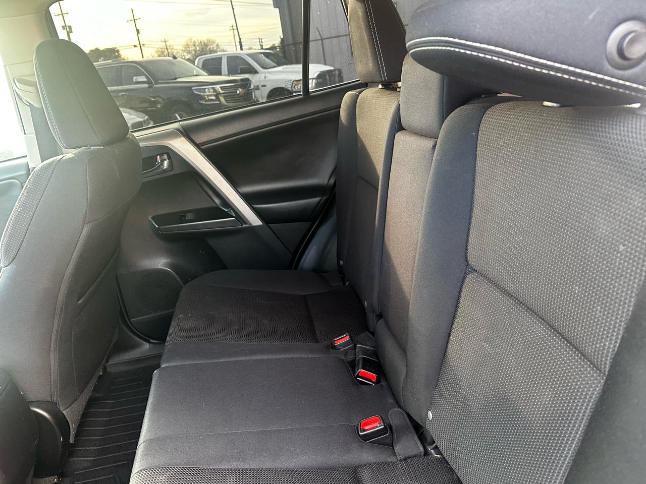 Toyota RAV4 XLE FWD 2018