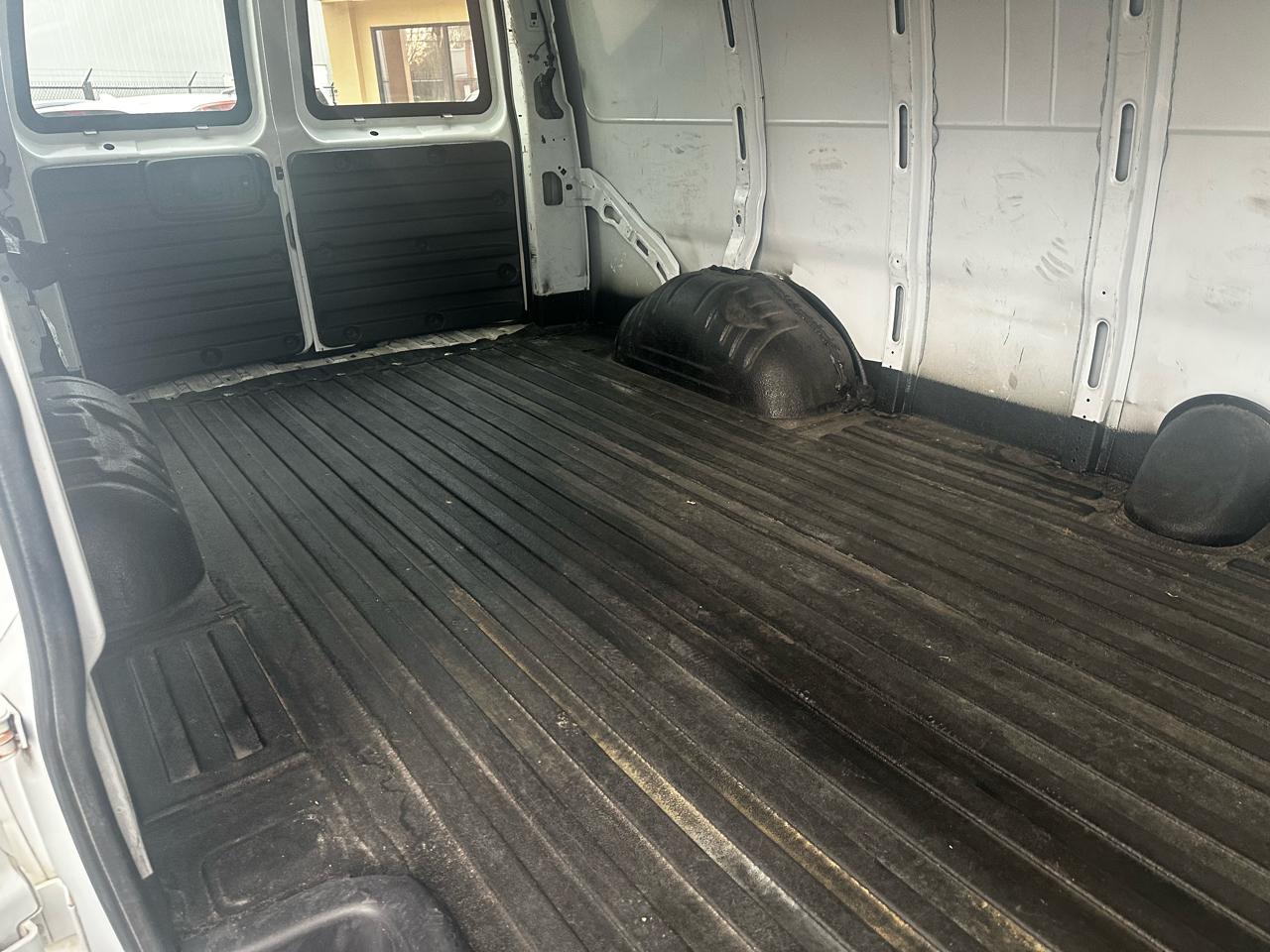 GMC Savana G2500 Extended Cargo 2012