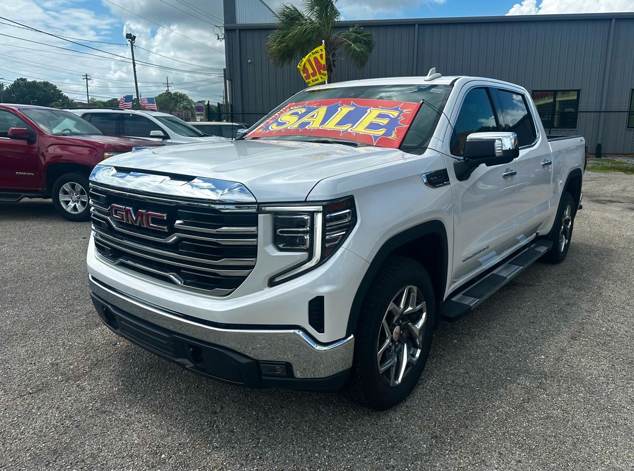 GMC Sierra 1500 SLT Crew Cab 4WD 2024