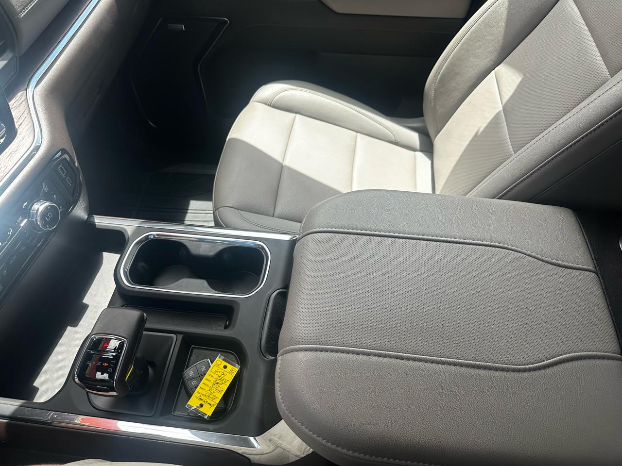 GMC Sierra 1500 SLT Crew Cab 4WD 2024