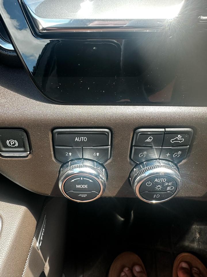 GMC Sierra 1500 SLT Crew Cab 4WD 2024