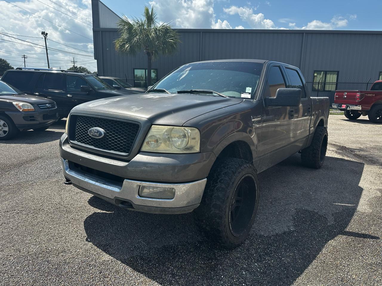 Ford F-150 SuperCrew 139" Lariat 4WD 2004