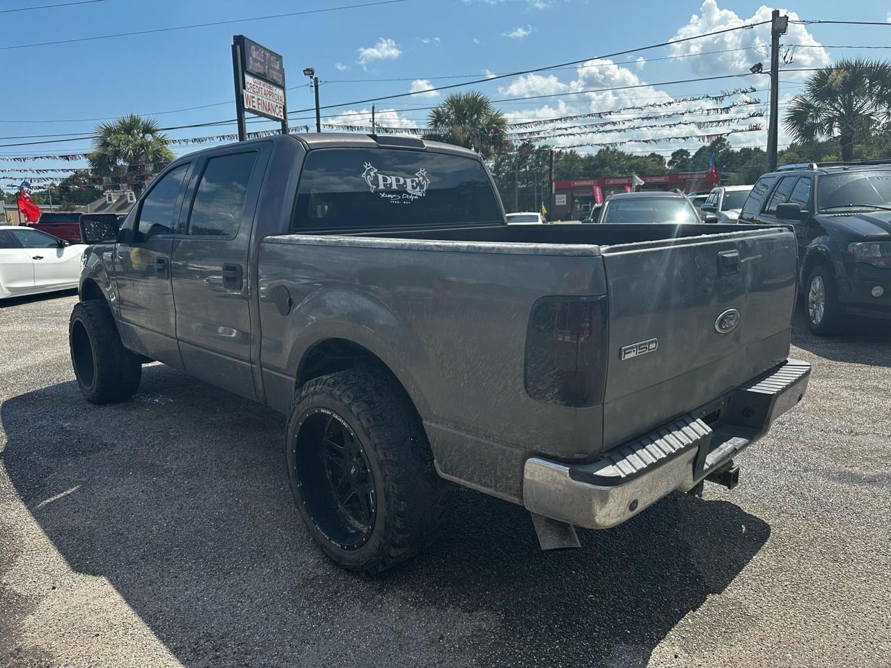 Ford F-150 SuperCrew 139" Lariat 4WD 2004