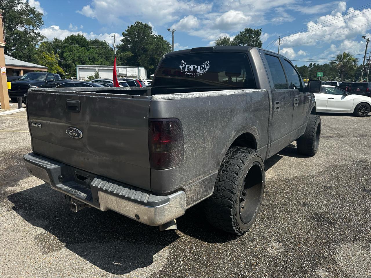 Ford F-150 SuperCrew 139" Lariat 4WD 2004