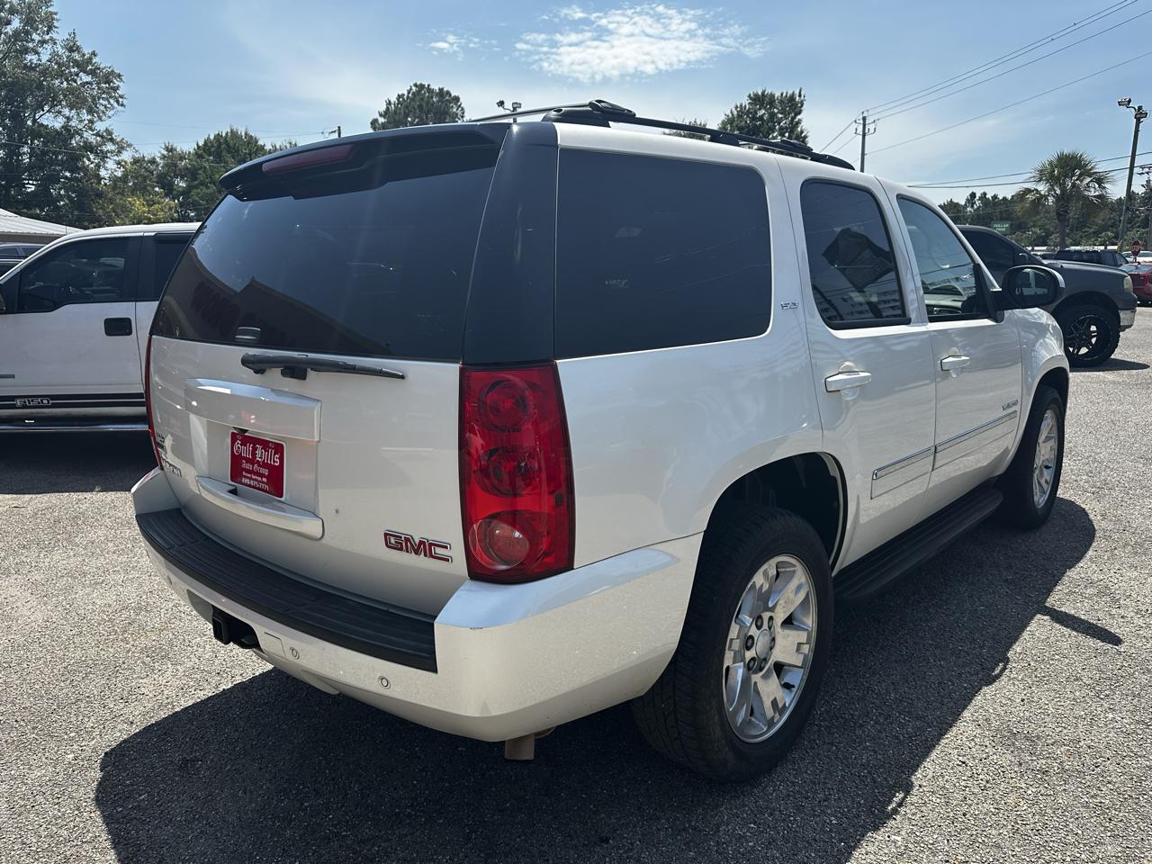 GMC Yukon 2WD 4dr 1500 SLT 2011