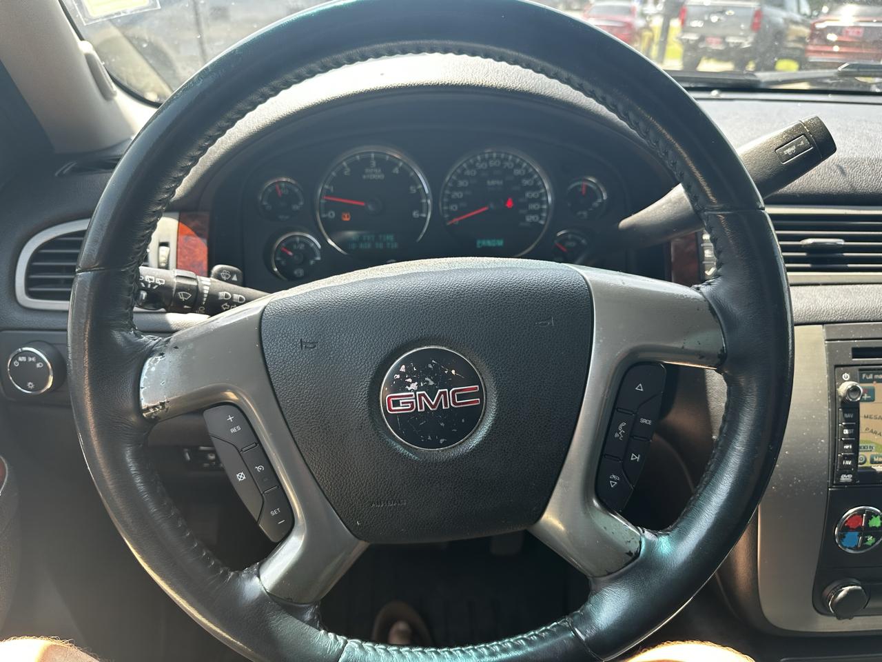 GMC Yukon 2WD 4dr 1500 SLT 2011