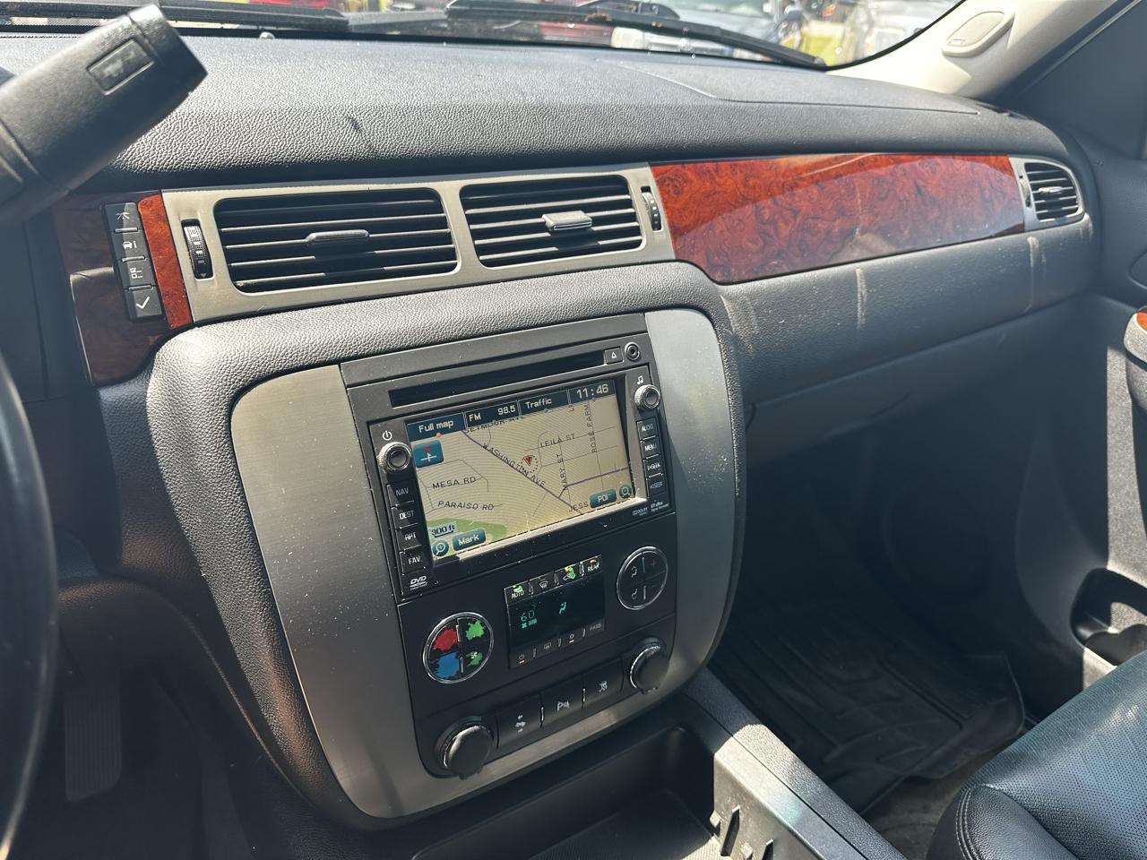 GMC Yukon 2WD 4dr 1500 SLT 2011